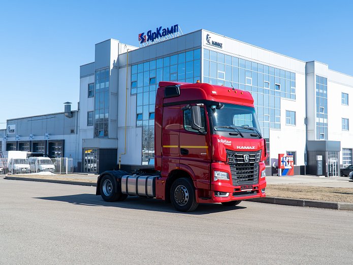 Седельный тягач КАМАЗ 54901-70018-CA